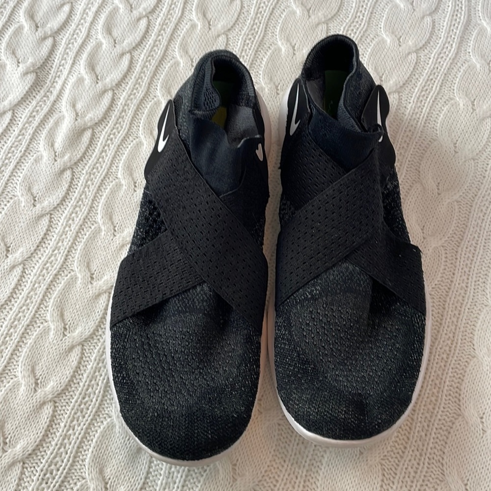 Nike running shoes. Black. Size 8.5.